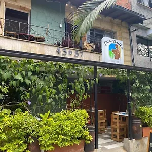  אכסניה Hostal Casa Estacion